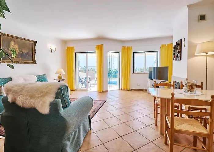 Casa Felix Mit Pool Будинок відпочинку *